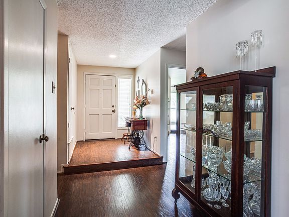 4th image of 1901 Arvada Dr