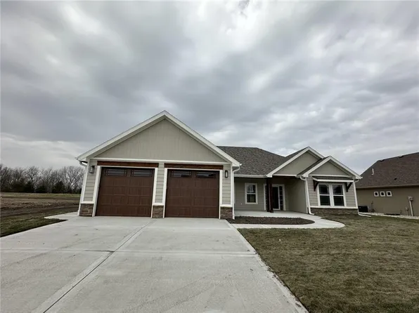 309 Lykins Ln, Cameron, MO 64429