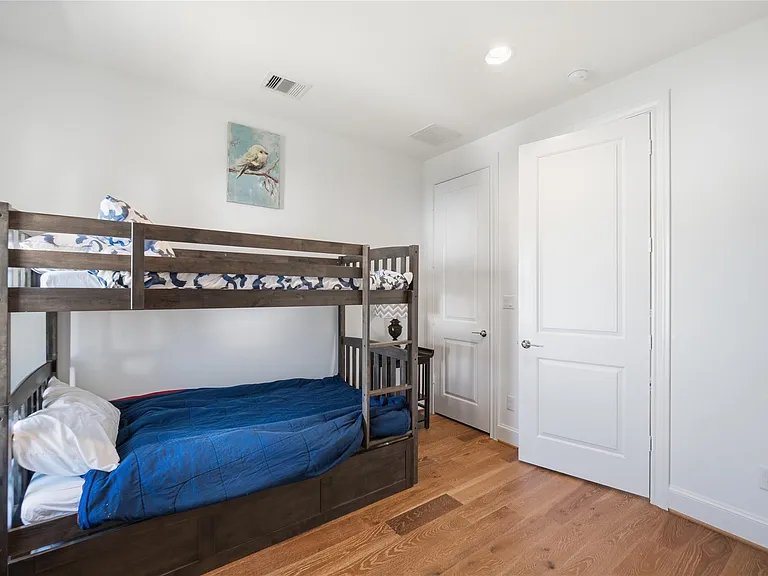 707 Bringhurst St — Photo 13