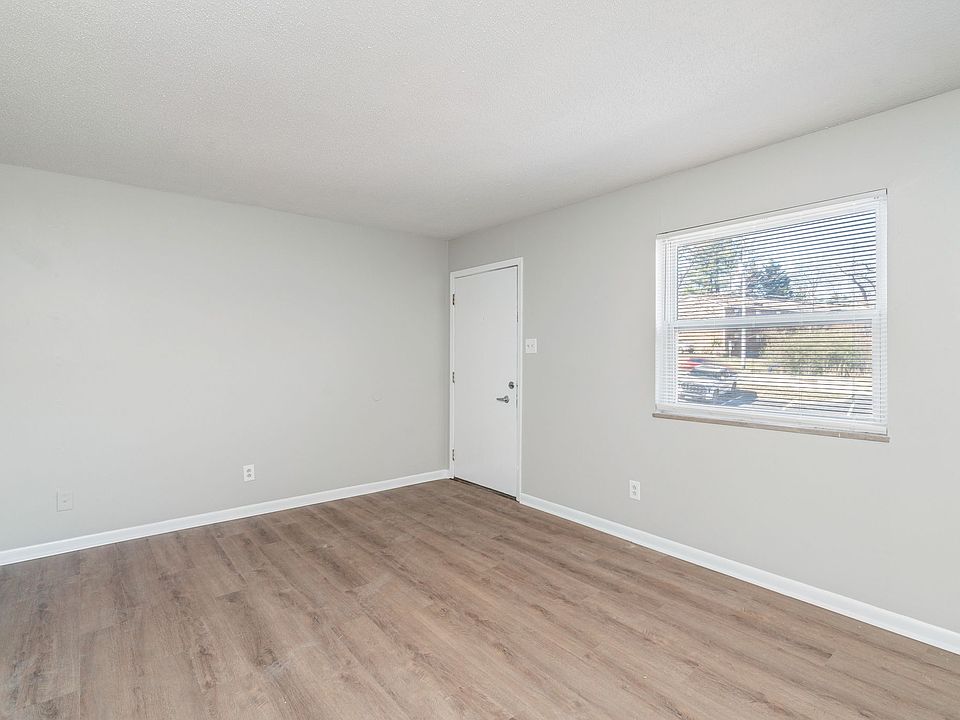 1st image of 2716 Holbrook Dr APT 1