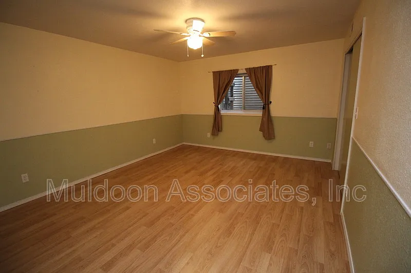 4 bed, 2.5 bath, 2200 sqft, $2,195 — Photo 4
