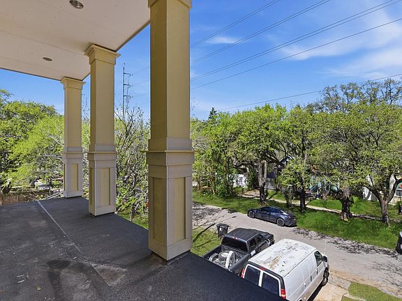 3rd image of 312 W 9th St