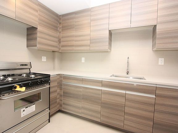 2nd image of 482 Franklin Ave APT 6E