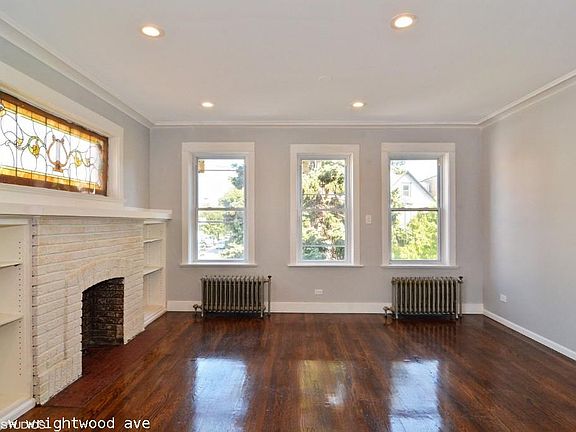 4th image of 3557 W Wrightwood Ave #715