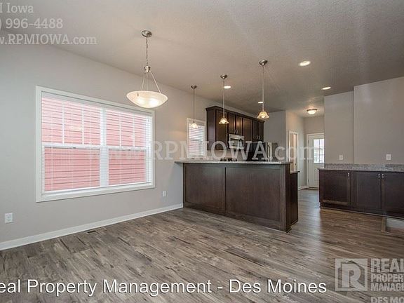 4th image of 2067 SW Cascade Falls Dr
