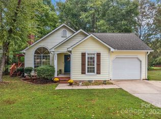 1306 Sugar Hollow Dr, Charlotte, NC 28214
