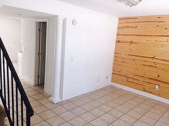 3rd image of 1802 Jackson Ave W APT 143