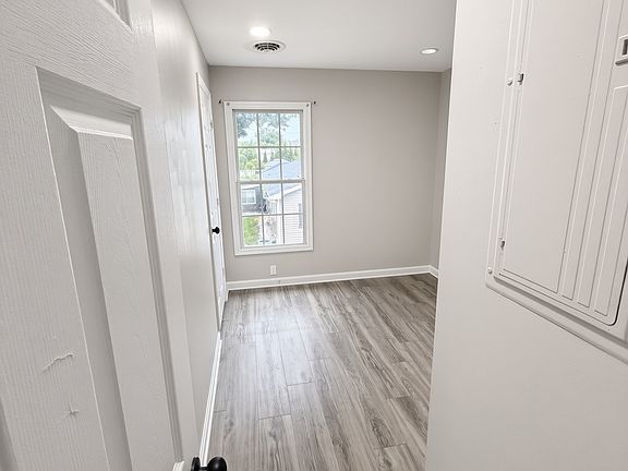 5th image of 3000 Winchester Ave APT 20