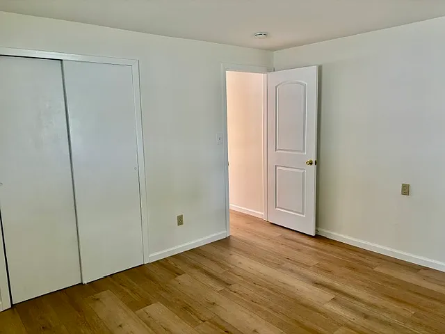 Rolling Hills Dr — Photo 11