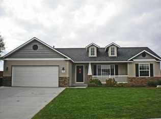 1807 Wallace Ct, West Richland, WA 99353