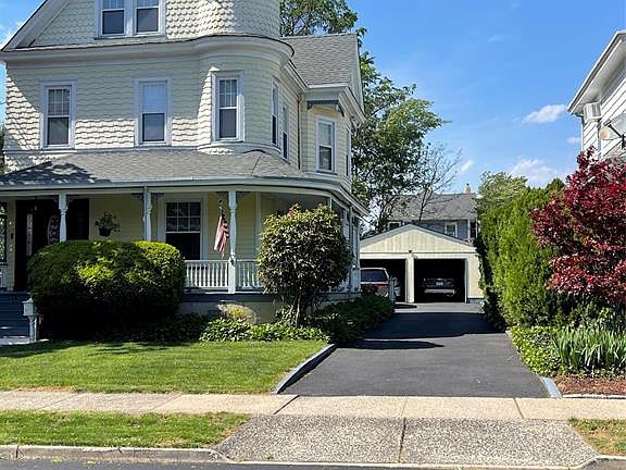 2nd image of 134 Harding Ave
