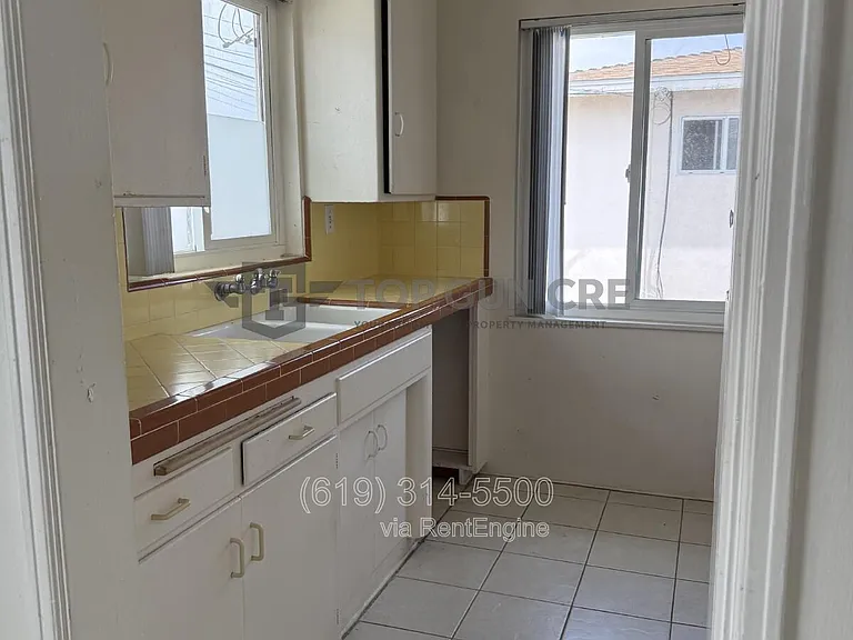 3720-26 Yosemite St #3726 — Photo 10