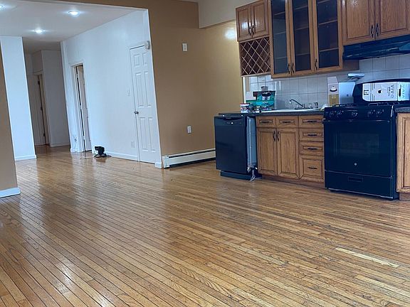 3rd image of 1462 Commonwealth Ave #1