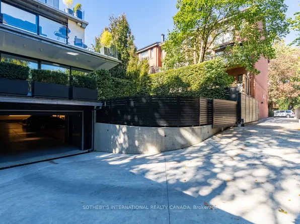 85 Bedford Rd Penthouse 3, Toronto, ON M5R 2K3