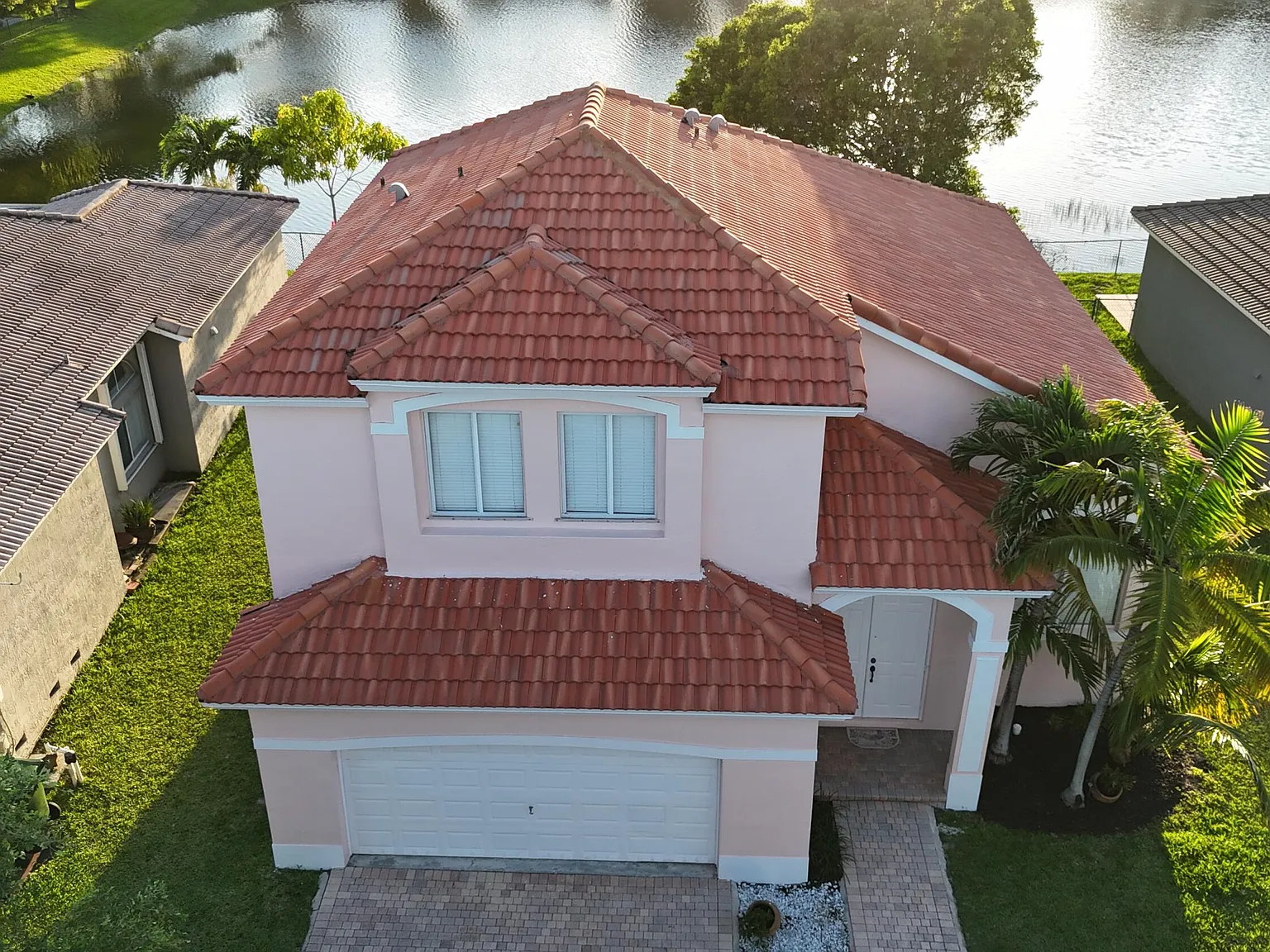 4 bed, 2.5 bath, 2326 sqft, $3,500 — Photo 2