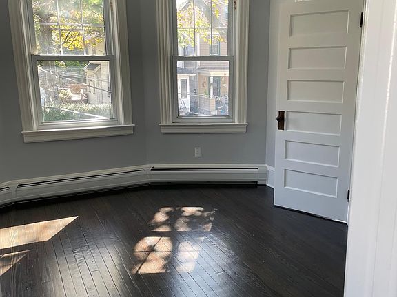2nd image of 27 Cortelyou Pl Floor 1