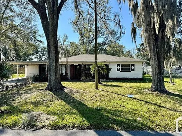 1403 Oakdale St, Plant City, FL 33563