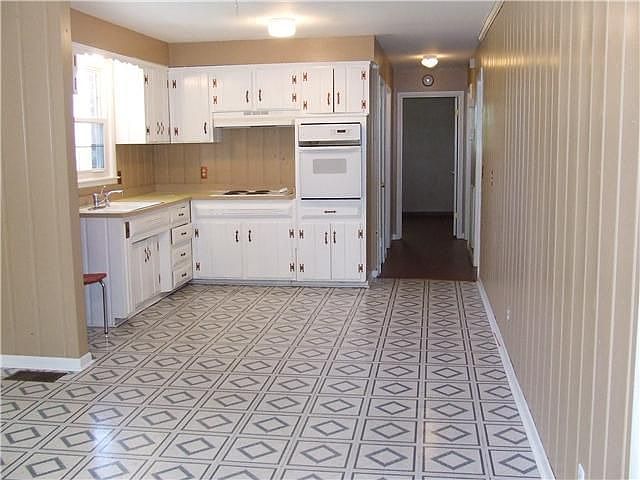 2nd image of 335 Bonnahurst Ct