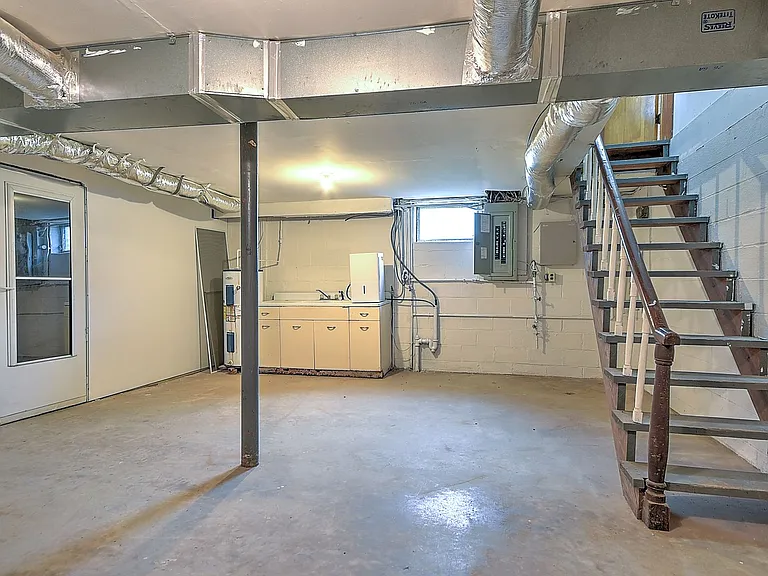 945 Bishop Loop — Photo 19