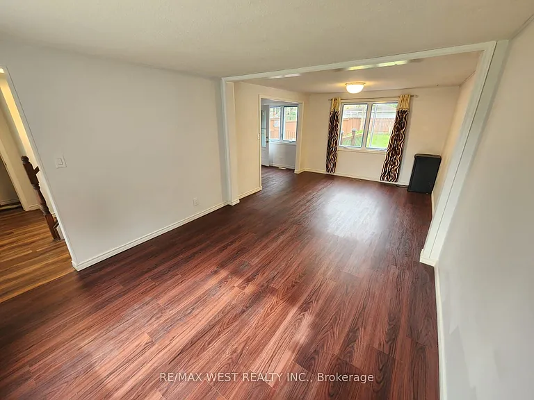 10658 Atwater Cres — Photo 9