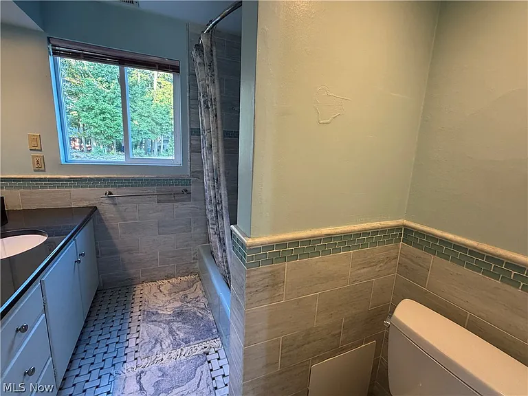 2455 Buckhurst Dr — Photo 14