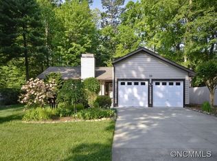 30 Golden Oaks Ln, Fletcher, NC 28732