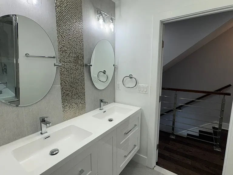 2nd Floor Bathroom