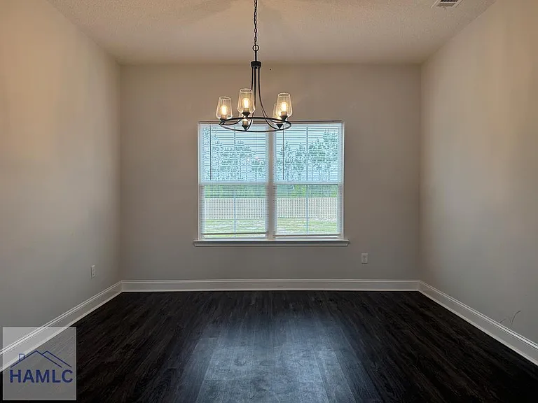 345 McClelland Loop NE — Photo 6