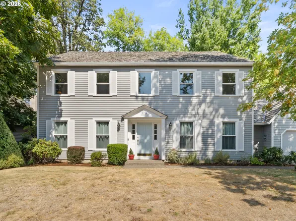 5754 Charles Cir, Lake Oswego, OR 97035