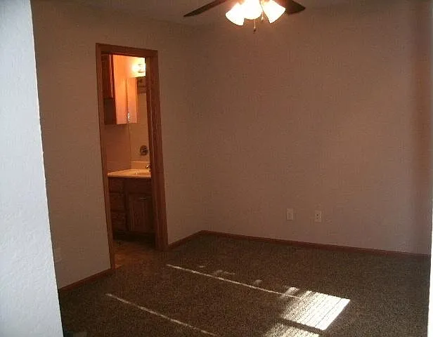 315 Edelweiss Ln — Photo 3