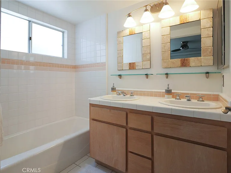 440 Marine Pl — Photo 34