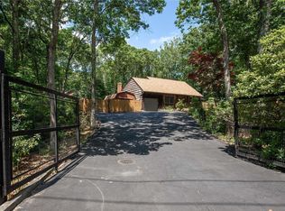 161 Roses Grove Rd, Southampton, NY 11968