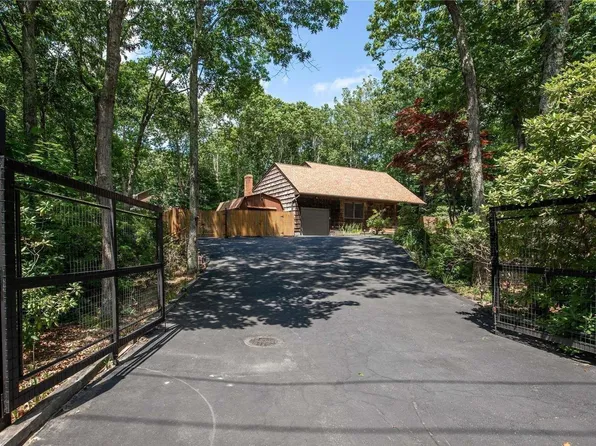 161 Roses Grove Rd, Southampton, NY 11968