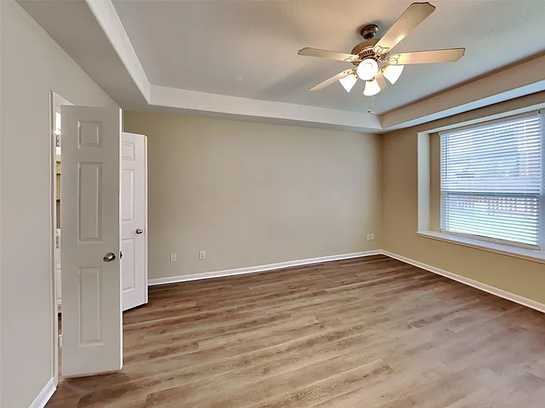 10923 Tattershall Ln — Photo 10