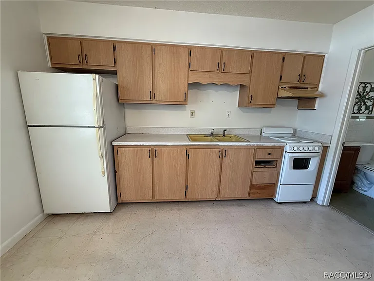 7115 W Porpoise Dr — Photo 4