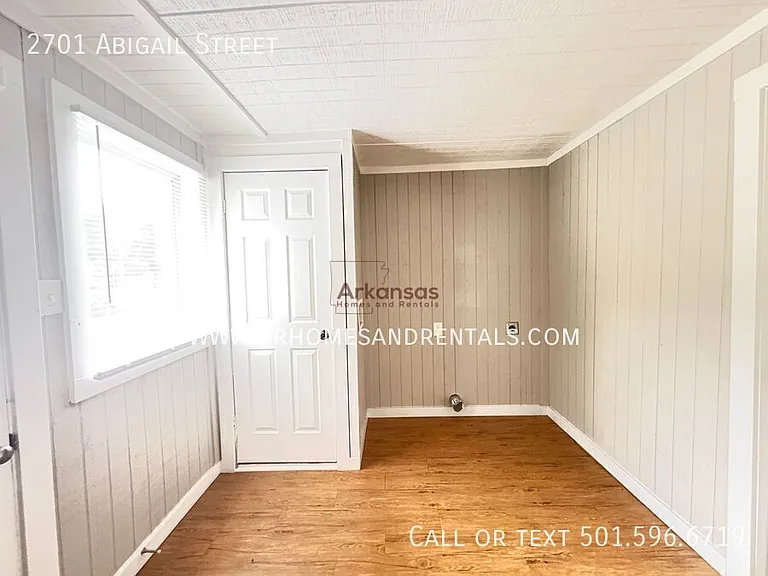 2701 Abigail St — Photo 10