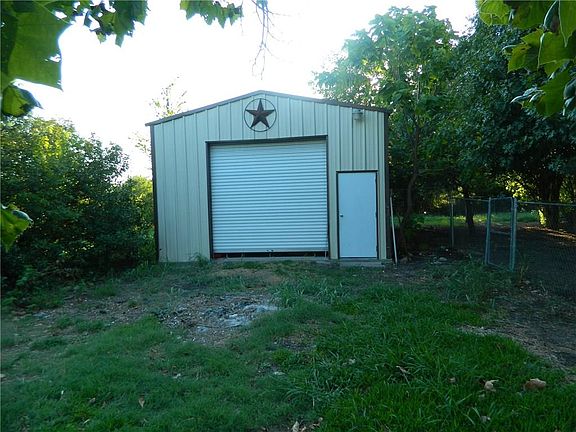 3rd image of 3 Maree Ct