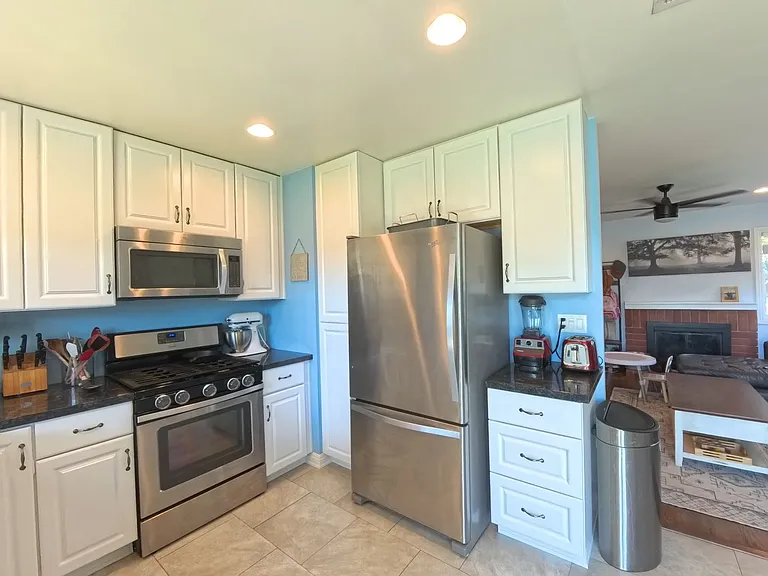 4352 Blueridge Dr — Photo 5