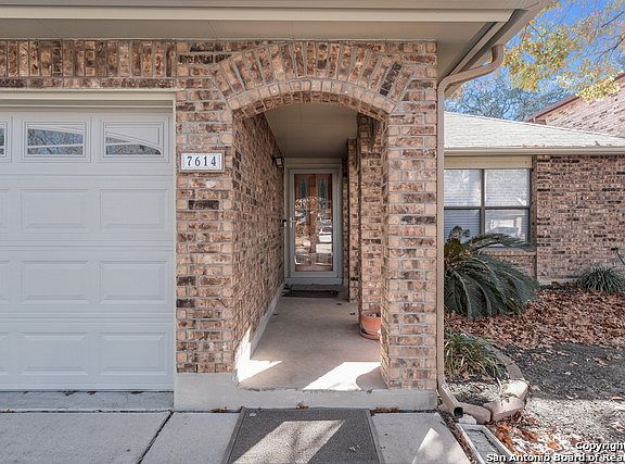 3rd image of 7614 Dyewood