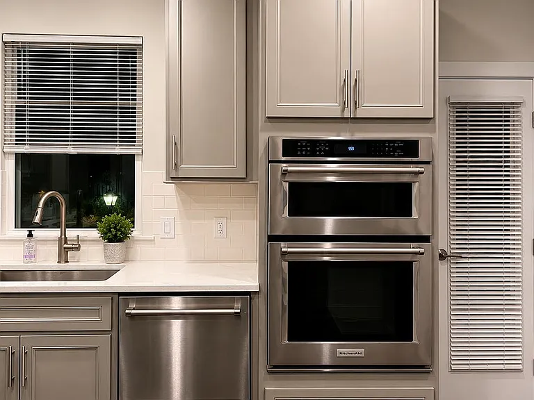 Gourmet/ Modern Appliances