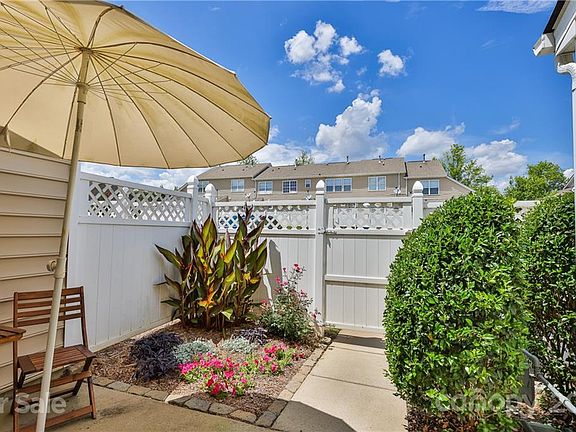 4th image of 8032 Willow Branch Dr #Townhouse 22