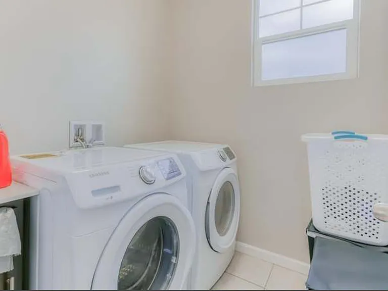 11 Belle Harbor Cir — Photo 16