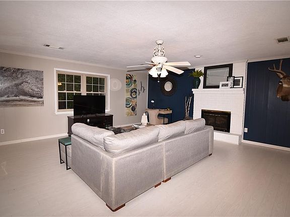 2nd image of 5925 S Dogwood Hts
