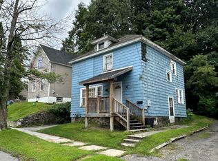 30 Vanwyck St, Gloversville, NY 12078