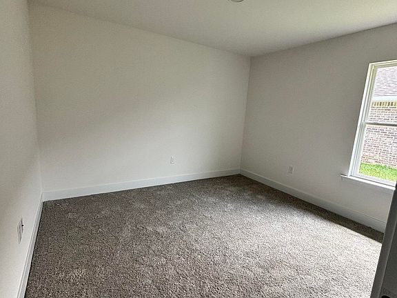 5th image of 616 Mayflower Dr