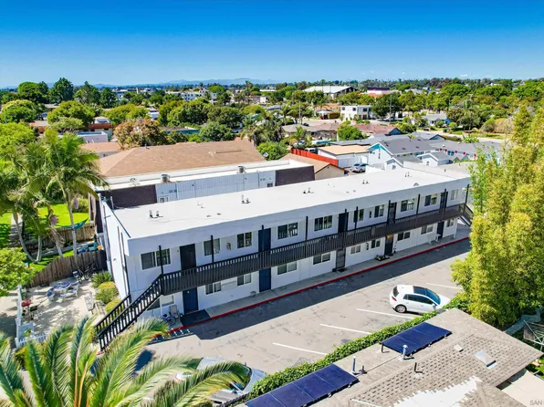 3366 Roosevelt St, Carlsbad, CA 92008