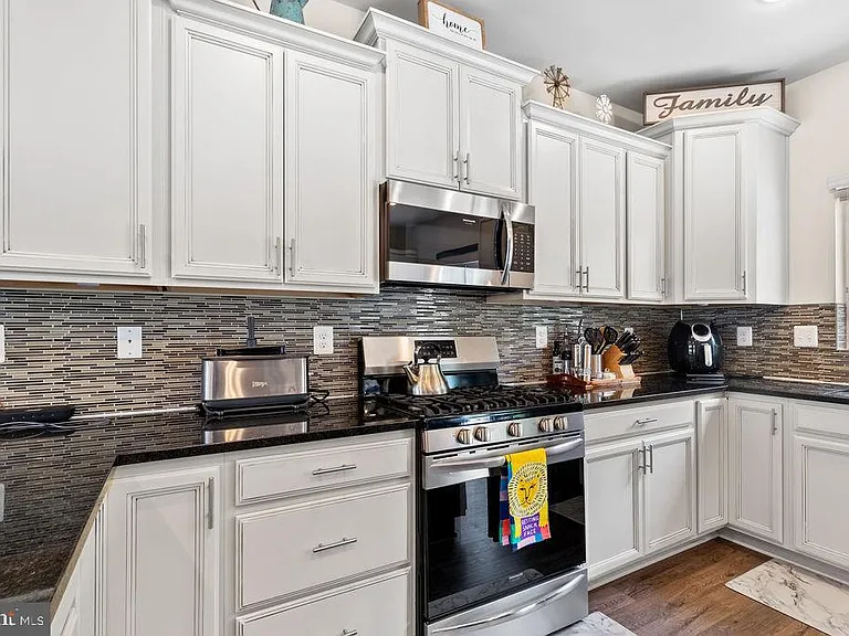 1035 Edenberry Way — Photo 4