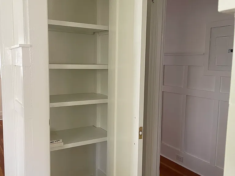 245 Reynoir St — Photo 10