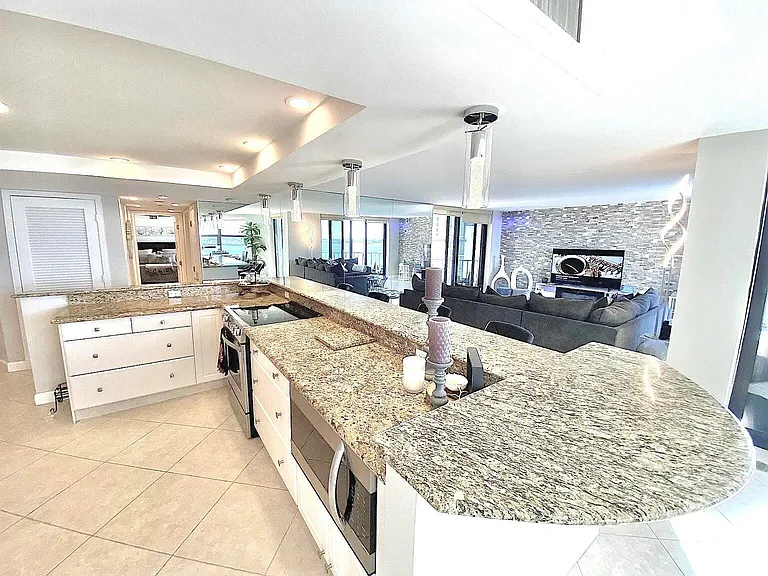 5420 N Ocean Dr #906 — Photo 3