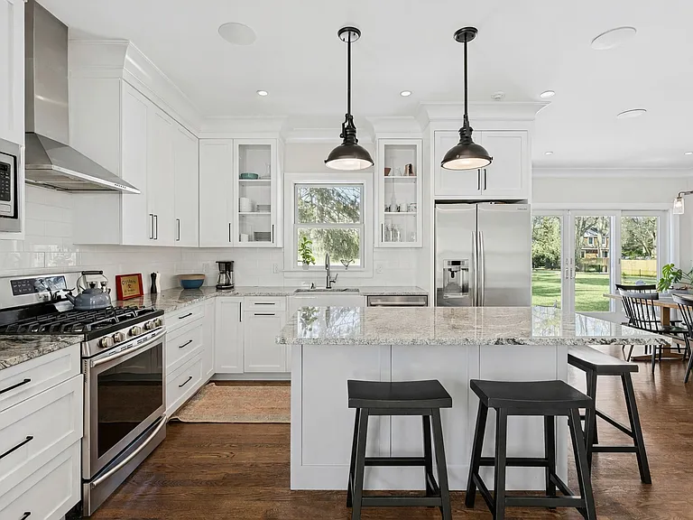 134 Montauk Hwy #A — Photo 3